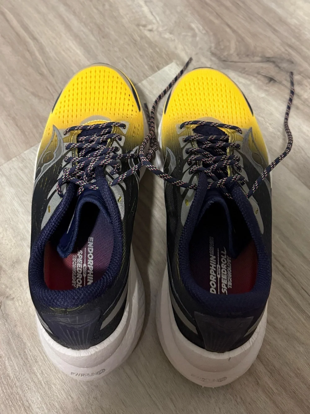 NWOT Saucony Endorphin Speed 3 size 7